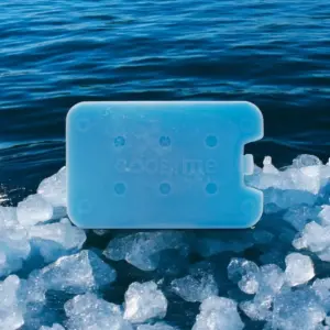 Cool.me Kühlakku auf Eis am Meer