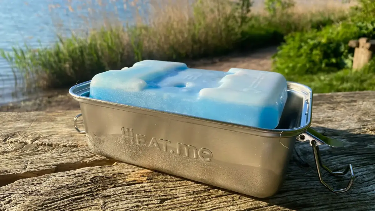 HEAT.me Grill & Chill Lunchbox mit Cool.me Kühlakku am See